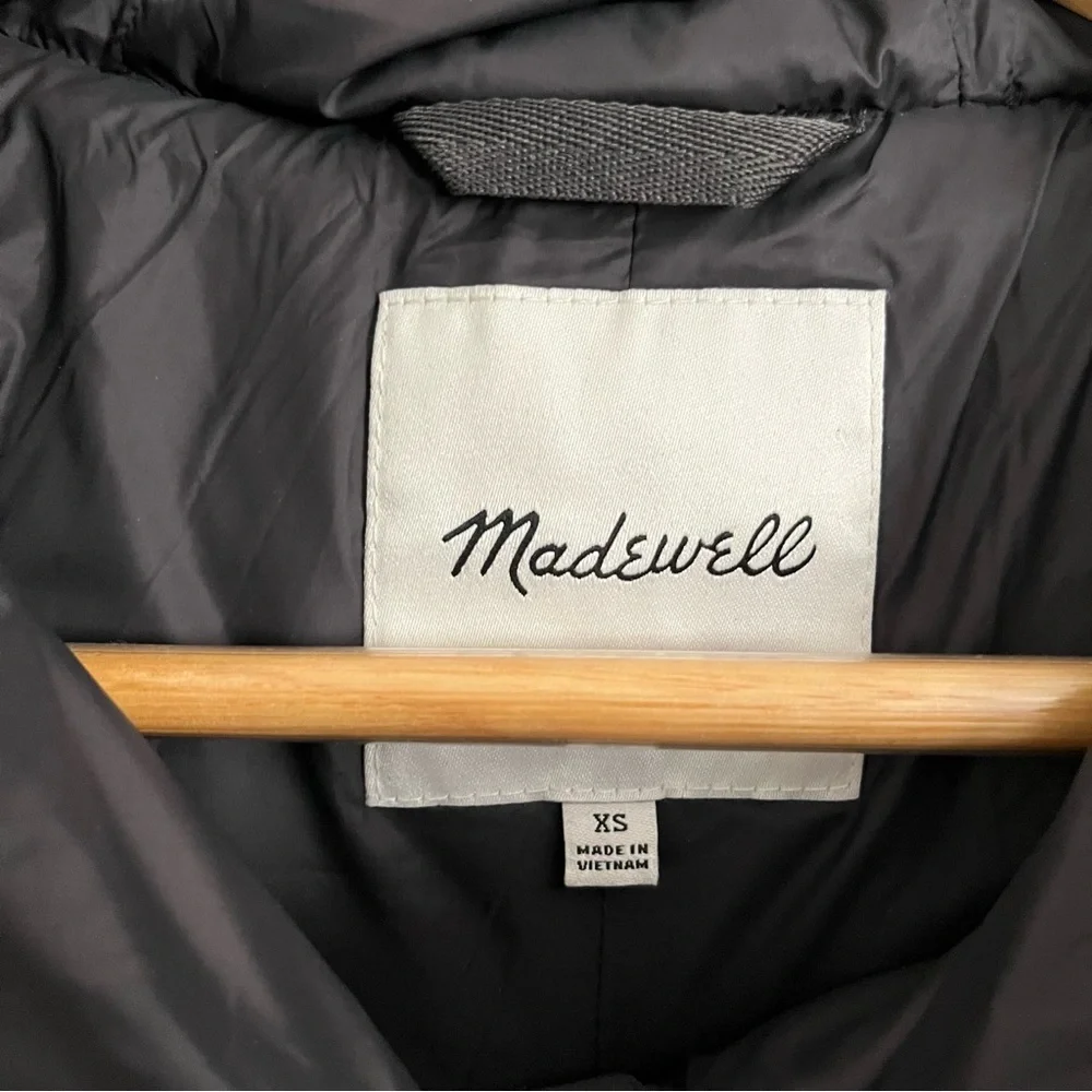 Quilted Packable Popover Puffer Jacket in Black